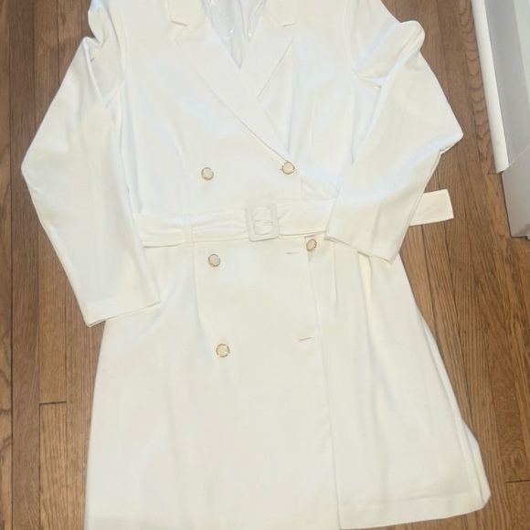 Taylor Dresses & Skirts - Elegant White Double-Breasted Dress